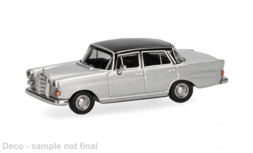 Diecast model cars Mercedes 200 Base Heckflosse silver/black 1/87 Herpa