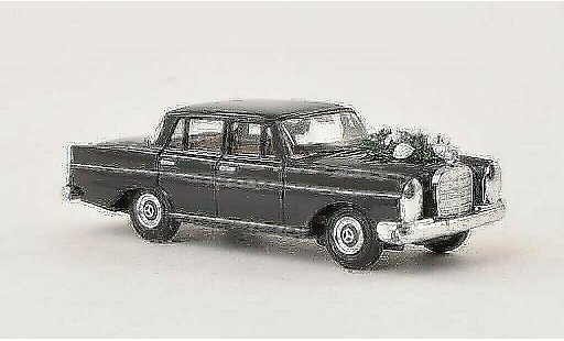 Mercedes 220 Base 1/87 Busch Hochzeit 1959 diecast model cars