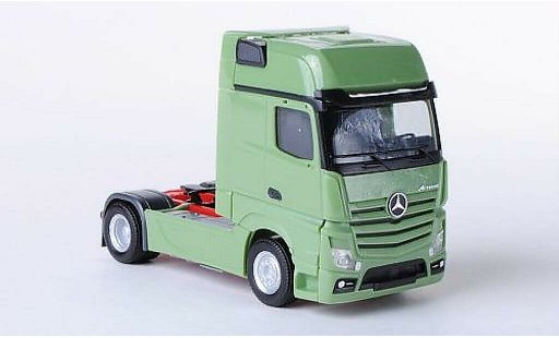 Mercedes Actros Gigaspace 1/87 Herpa 11 green -Zugmaschine diecast model cars