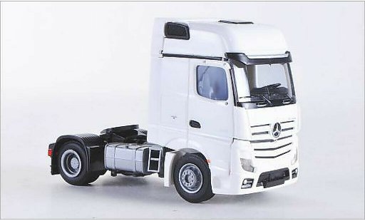 Mercedes Actros Gigaspace 1/87 AWM 2 Giga. white Aerop.-Zugmaschine 2-achsig white diecast model cars
