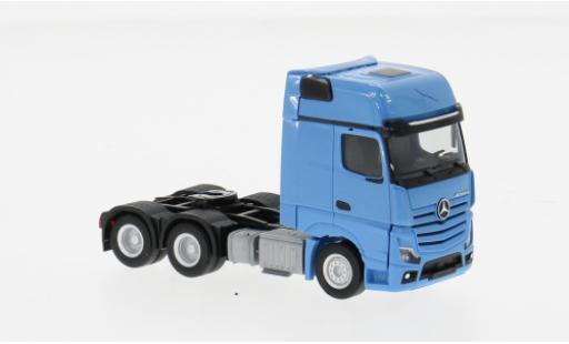 Diecast model cars Mercedes Actros Gigaspace L blue 1/87 Herpa