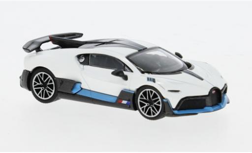 Diecast model cars Bugatti Divo coupe white/Dekor 1/64 Mini GT