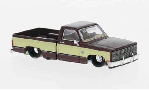 Diecast model cars Chevrolet Silverado pickup Vintage Spec V1 brown/beige 1/64 Mini GT