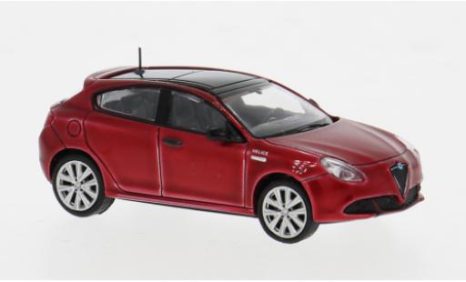 Diecast model cars Alfa Romeo Giulia quadrifoglio red 2017 1/87 Minichamps