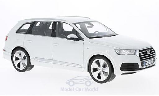 Diecast model cars Audi Q7 suv white 2015 1/18 Minichamps