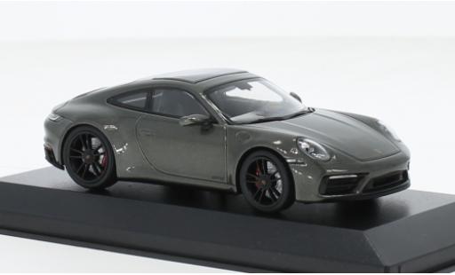 Diecast model cars Porsche 911 GTS Carrera 4 metallise green 2019 1/43 Minichamps