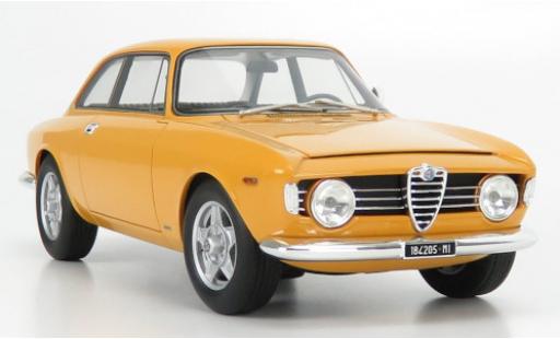 Diecast model cars Alfa Romeo Giulia sprint gt veloce 1600 yellow 1965 1/18 Mitica