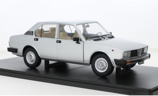Diecast model cars Alfa Romeo Alfetta 2000 Berlina L grey 1978 1/18 Mitica