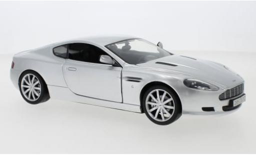 Diecast model cars Aston Martin DB9 coupe silver 1/18 Motormax