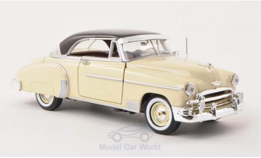 Diecast model cars Chevrolet Bel Air Coupe Hardtop beige/brown 1950 1/24 Motormax