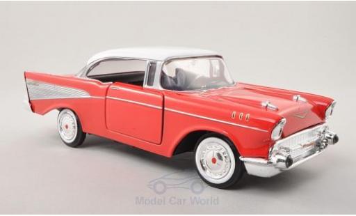 Diecast model cars Chevrolet Bel Air Coupe Hardtop red/white 1957 1/24 Motormax