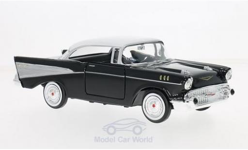 Diecast model cars Chevrolet Bel Air Coupe black/white 1957 1/24 Motormax
