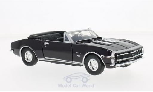 Diecast model cars Chevrolet Camaro SS Convertible purple 1967 without Vitrine 1/24 Motormax
