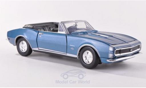 Diecast model cars Chevrolet Camaro SS Convertible metallic blue/Dekor 1967 hood ge&Atilde;&para;ffnet 1/24 Motormax