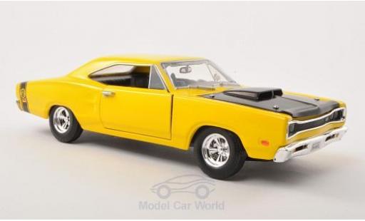 Diecast model cars Dodge Coronet Super Bee yellow/black 1969 without Vitrine 1/24 Motormax