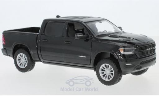 Diecast model cars Dodge RAM pickup 1500 Crew Cab Laramie black 2019 1/24 Motormax