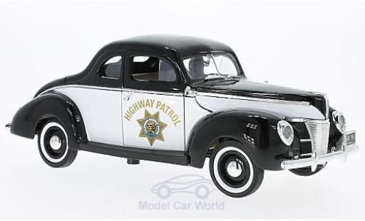 Diecast model cars Ford Deluxe Police Highway Patrol 1940 1/18 Motormax