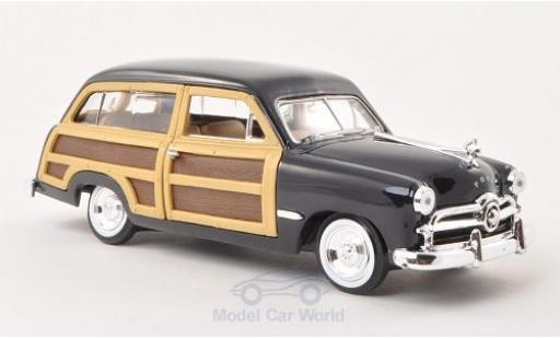 Diecast model cars Ford Woody Woody Wagon blue/Holzoptik 1949 without Vitrine 1/24 Motormax