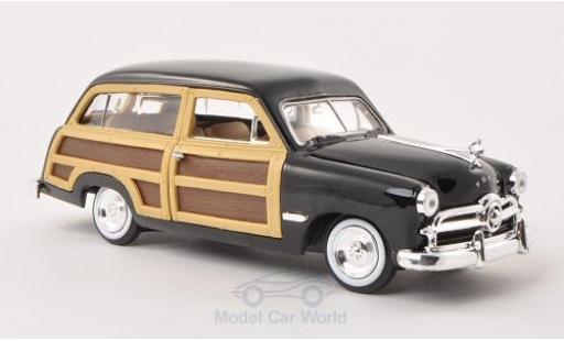 Diecast model cars Ford Woody Woody Wagon black/Holzoptik 1949 without Vitrine 1/24 Motormax