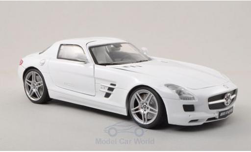 Diecast model cars Mercedes SLS Coupe AMG (C197) white 1/18 Motormax