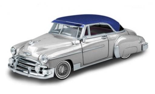 Diecast model cars Chevrolet Bel Air Coupe grey/blue 1950 1/24 Motormax