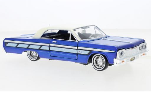 Diecast model cars Chevrolet Impala Sedan metallise blue/beige 1964 1/24 Motormax