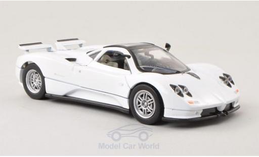 Diecast model cars Pagani Zonda C12 white 1/24 Motormax