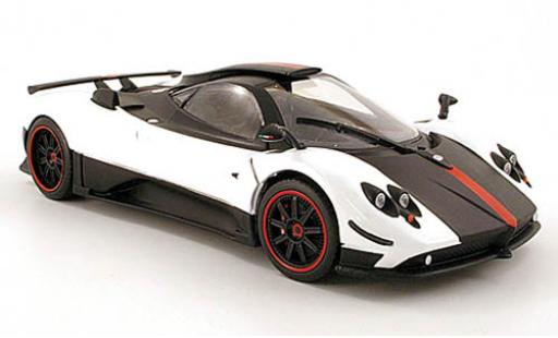 Diecast model cars Pagani Zonda Cinque white/black 1/18 Motormax