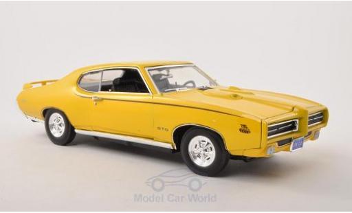 Diecast model cars Pontiac GTO The Judge yellow 1969 1/18 Motormax