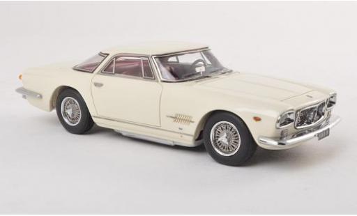Diecast model cars Maserati 5000 GT Allemano white 1960 1/43 Neo