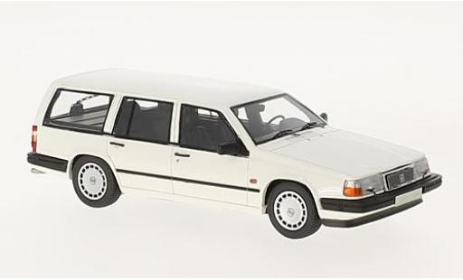 Diecast model cars Volvo 940 GL Estate white 1990 1/43 Neo