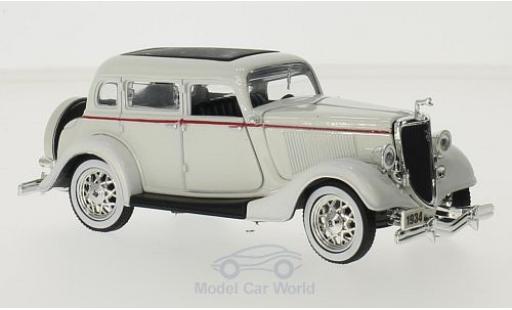 Diecast model cars Ford Deluxe Fordor or 1934 1/18 New Ray