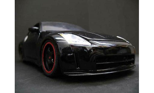 Nissan 350Z Base 1/18 Maisto coupe preparation tuning black jantes blacks diecast model cars