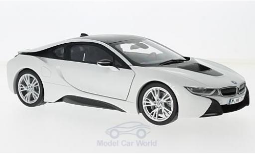 Diecast model cars Bmw i8 Coupe metallic white/grey 1/18 Paragon