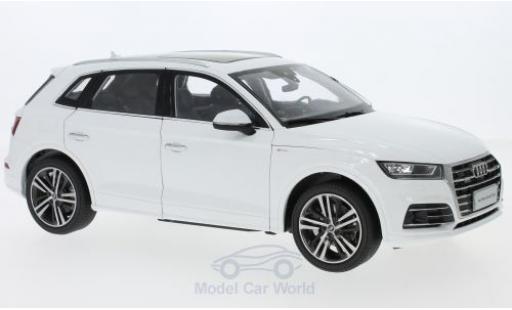 Diecast model cars Audi Q5 q5l L white 2018 1/18 Paudi