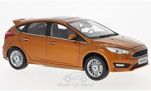 Diecast model cars Ford Focus Berline MK III metallic orange 2015 1/18 Paudi