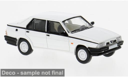 Diecast model cars Alfa Romeo 75 berline white 1988 1/87 PCX87