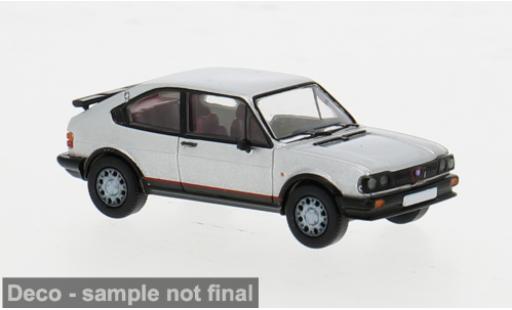 Diecast model cars Alfa Romeo Alfasud berlina silver 1980 1/87 PCX87