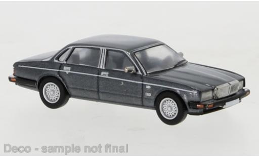 Diecast model cars Jaguar XJ XJ40 40 metallic grey 1986 1/87 PCX87
