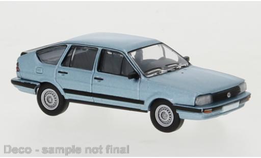 Diecast model cars Volkswagen Passat B2 metallise blue 1985 1/87 PCX87