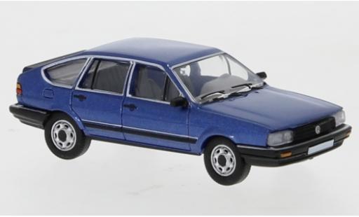 Diecast model cars Volkswagen Passat B2 metallic blue 1985 1/87 PCX87