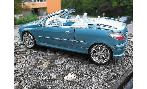 Peugeot 206 CC 1/18 Solido blue jantes chromees diecast model cars