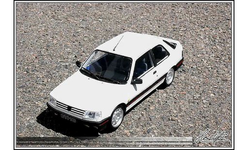 Peugeot 309 GTI 16 1/18 Ottomobile soupapes white diecast model cars