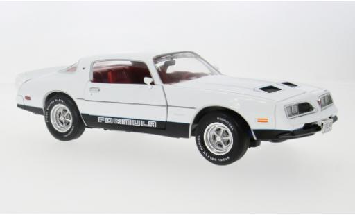 Diecast model cars Pontiac Firebird Formula Formu white 1/18 Auto World