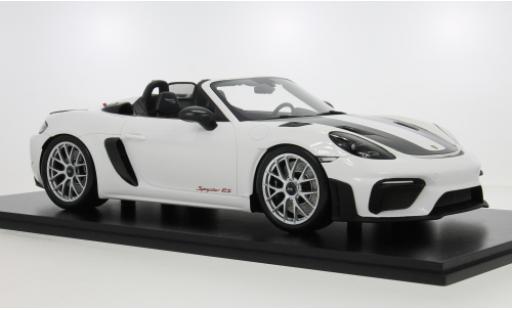 Diecast model cars Porsche 718 Spyder RS white/black 2023 1/12 Schuco