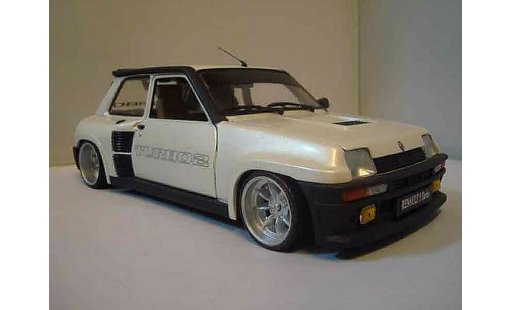 Renault 5 Turbo 1/18 Universal Hobbies 2 white diecast model cars