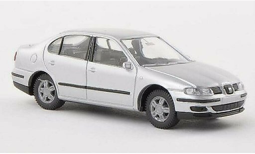 Seat Toledo II 1/87 AWM grey diecast model cars