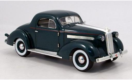 Diecast model cars Pontiac De Luxe Base green 1936 1/18 Signature