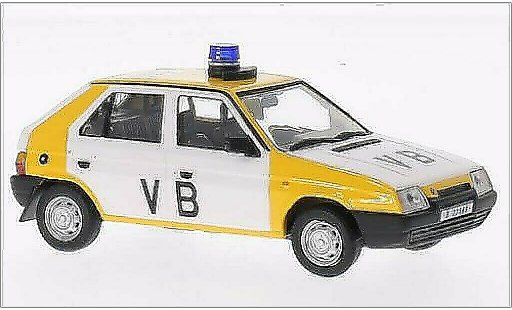Skoda Favorit Livree Officielle 1/43 Abrex 136L VB vyroci Sametove revoluce yellow/white diecast model cars