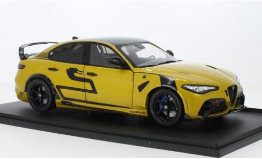Diecast model cars Alfa Romeo Giulia gtam metallise yellow 2022 1/18 Solido